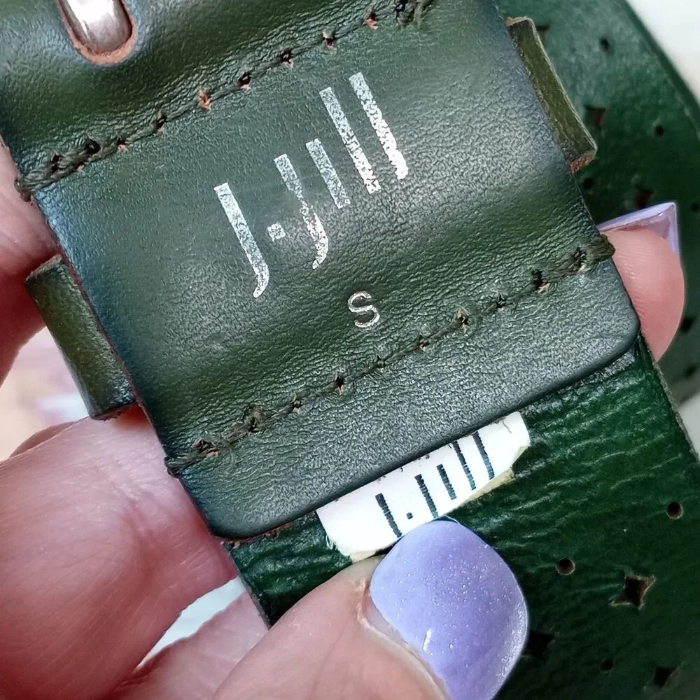 J. Jill Olive Green Leather Belt Small Star Cutout Boho Western Grunge Vintage